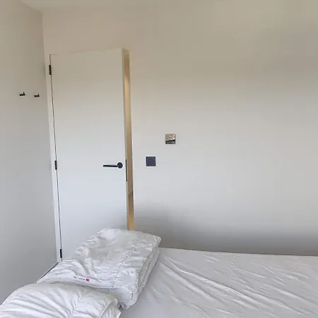 Recent Vernieuwd Met Zeezicht En Gratis Parkeerplaats *