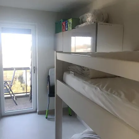 Recent Vernieuwd Met Zeezicht En Gratis Parkeerplaats