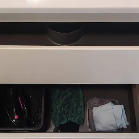 Recent Vernieuwd Met Zeezicht En Gratis Parkeerplaats *