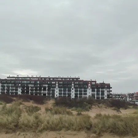 Modern Met Zeezicht En Gratis Parkeerplaats Appartement