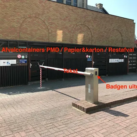 Recent Vernieuwd Met Zeezicht En Gratis Parkeerplaats Lägenhet *