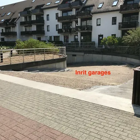 Recent Vernieuwd Met Zeezicht En Gratis Parkeerplaats